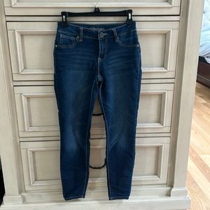 Maurice’s Woman’s xs/small blue skinny jeans.